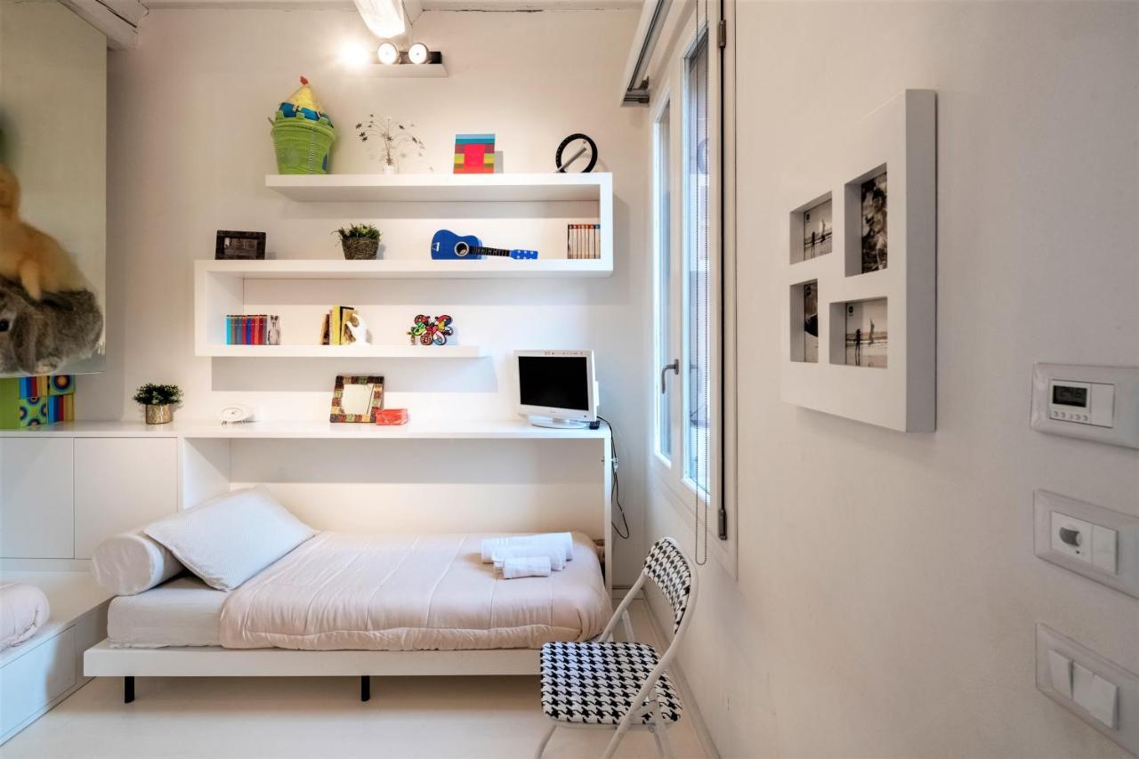 Charming Flat In Centro A Ferrara Con Posto Auto Villa Eksteriør billede